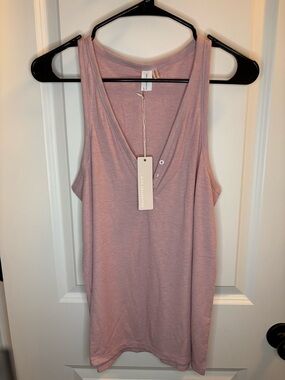 Sleeveless V-Neck Ribbed Tank Top in Dusty Rose